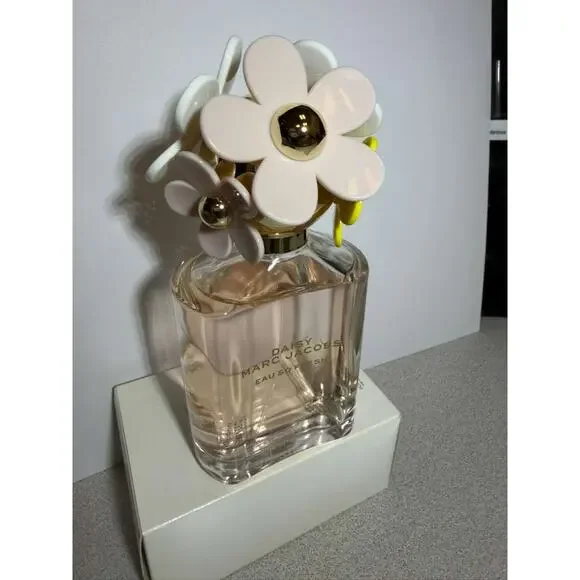 Marc Jacobs Daisy Eau So Fresh 150ml 4.2 Fl. oz - Picture 3 of 4